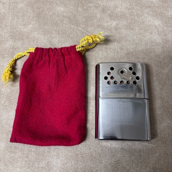 Vintage Jon-E Aladdin #77
Mfg. Co. Hand Warmer - Picture 2 of 4